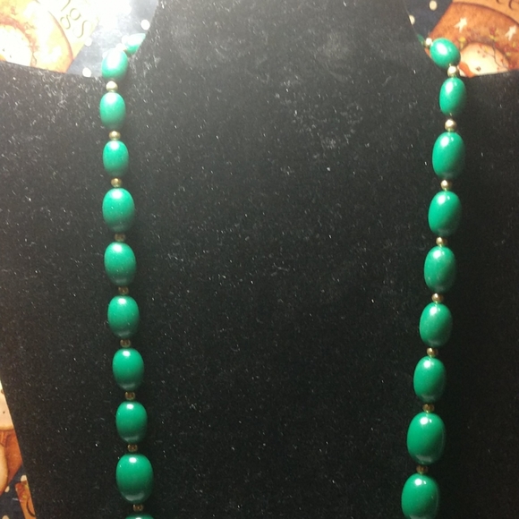 Monet Green & Gold Necklace Vintage 24K Gold Plated  26" Graduating Ovals - Picture 3 of 10